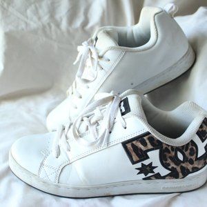 DC SHOES  size 10 sneakers/ Leopard Print